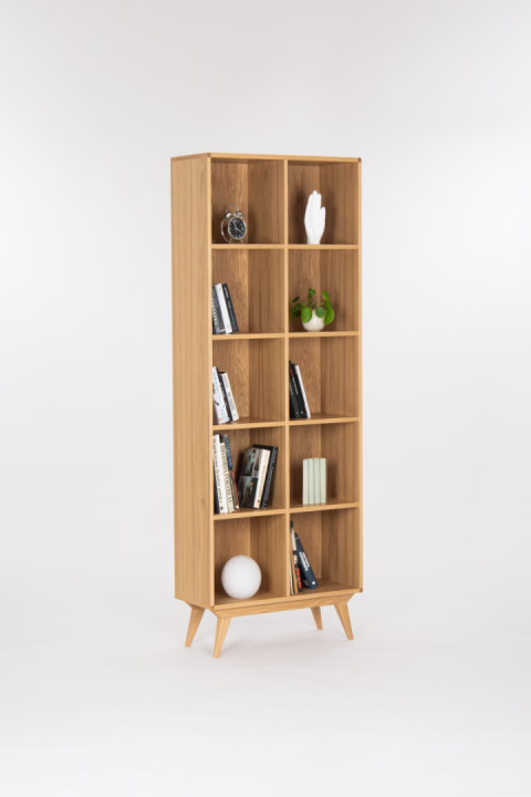 Biblioteczka w stylu skandynawskim