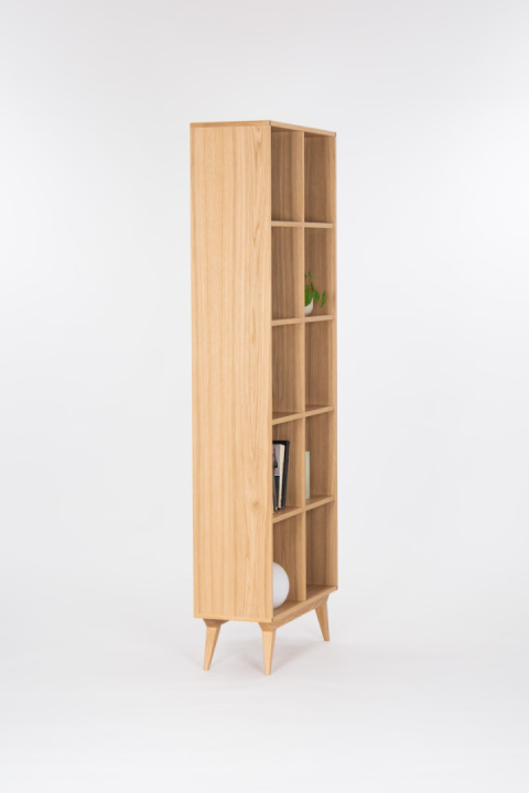 Biblioteczka w stylu skandynawskim