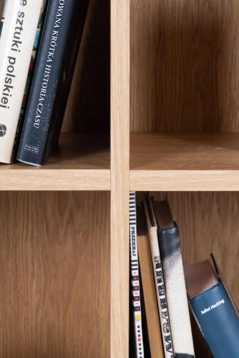 Biblioteczka w stylu skandynawskim