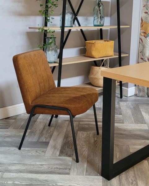 AMBER Chair