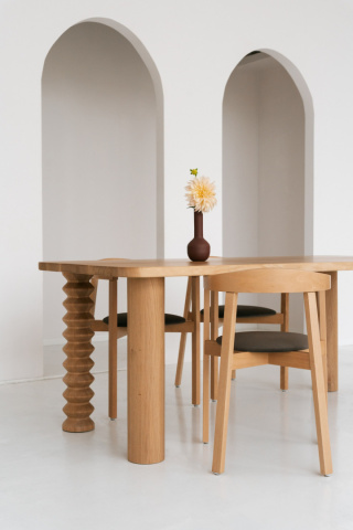 Arta Table