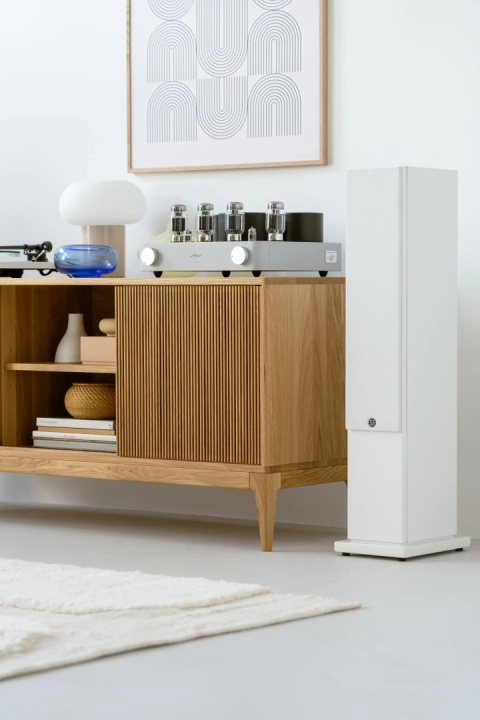 TONN 150 Turntable and Vinyl Record Cabinet – Solid Oak