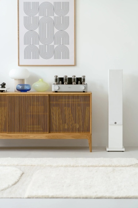 TONN 150 Turntable and Vinyl Record Cabinet – Solid Oak