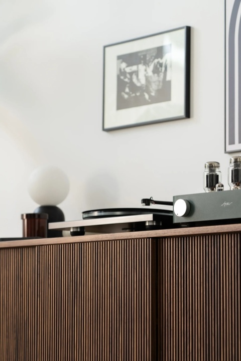 TONN 150 – Turntable & Vinyl Record Cabinet Walnut Wood