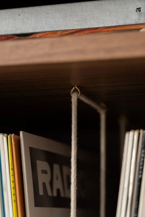 TONN 150 – Turntable & Vinyl Record Cabinet Walnut Wood