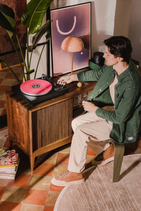 TONN 150 – Turntable & Vinyl Record Cabinet Walnut Wood